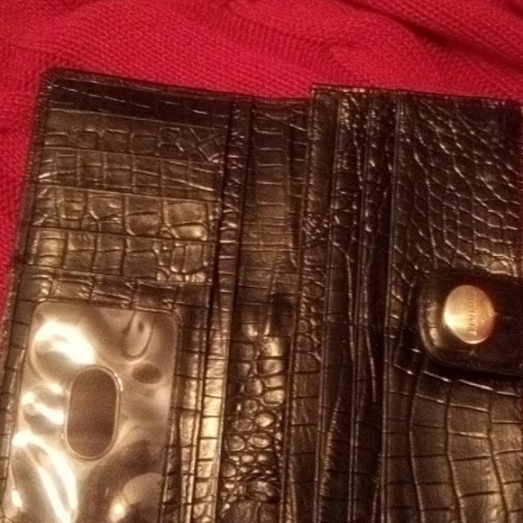 Brahmin Wallet - Picture 2 of 4